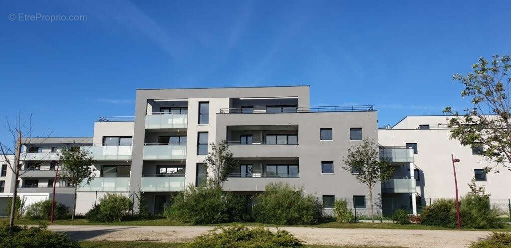Yutz Aéroparc   T3 de 62,67 m2 avec terrasse et parking - photo 1