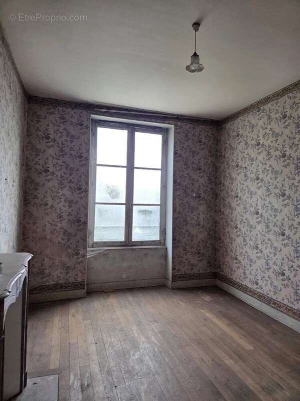 Maison à TAVERS