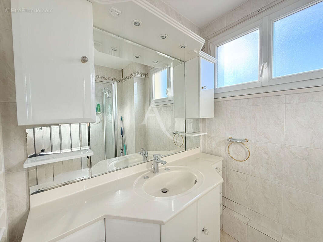 Appartement à NOGENT-SUR-MARNE