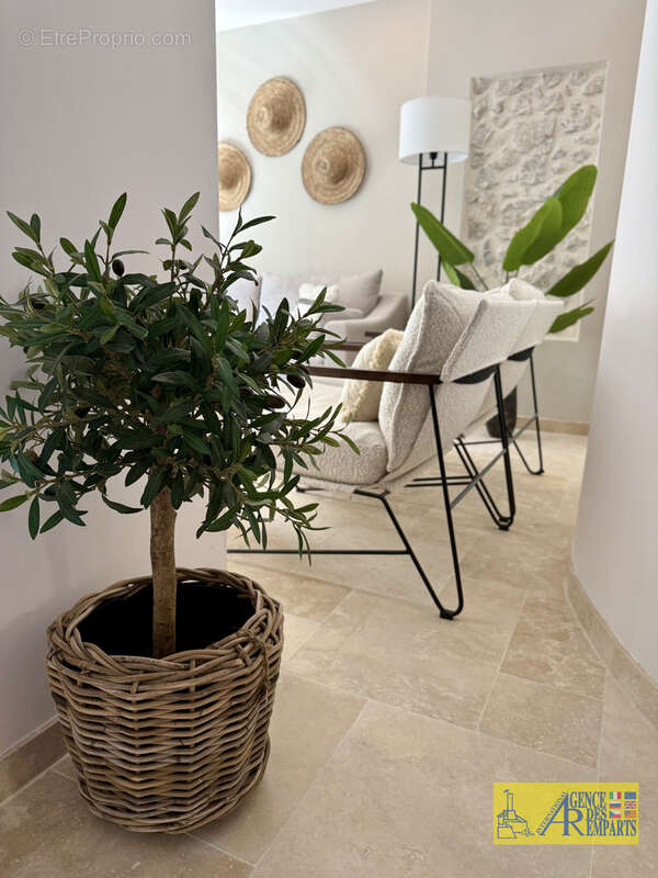 Maison avec Jardin dans le VIEIL ANTIBES - photo 5