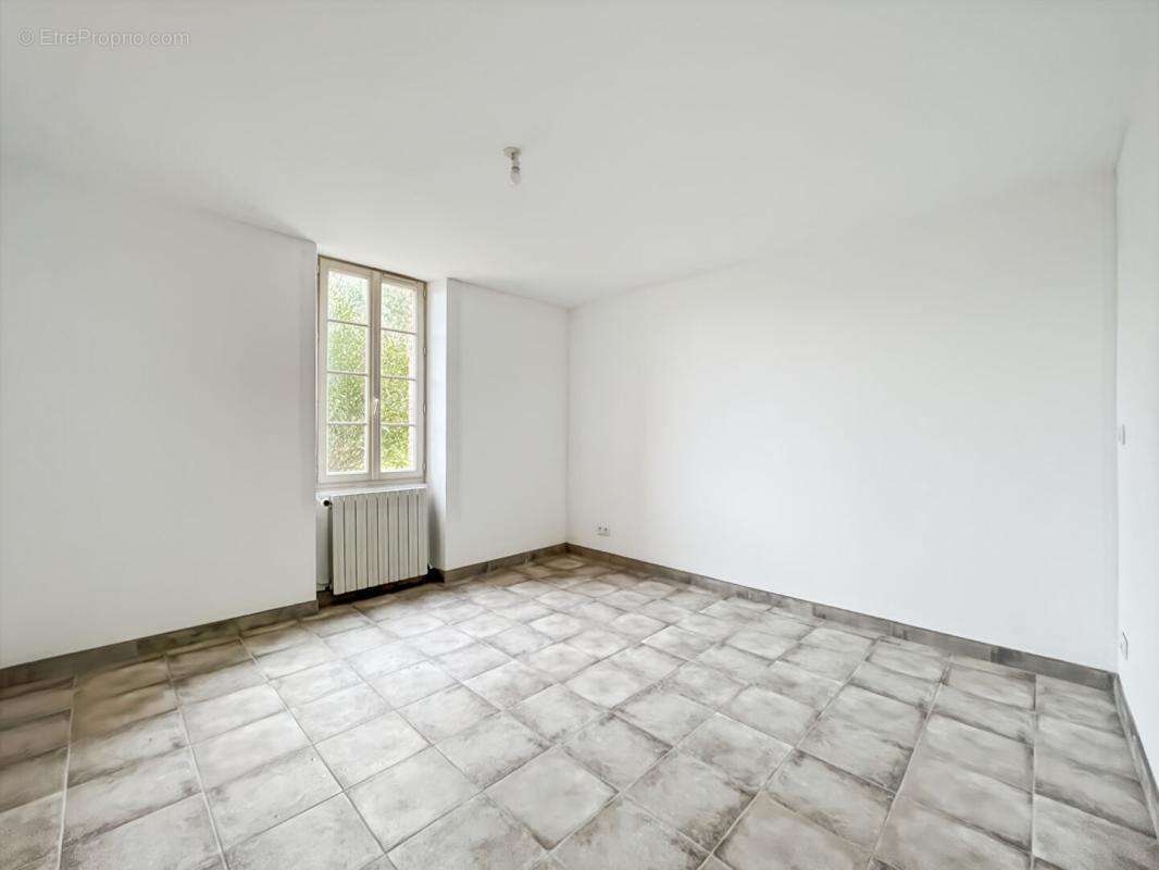EXCLUSIF À MONTJOIR : Propriété de Caractère de 260 m² ? DPE A - photo 4