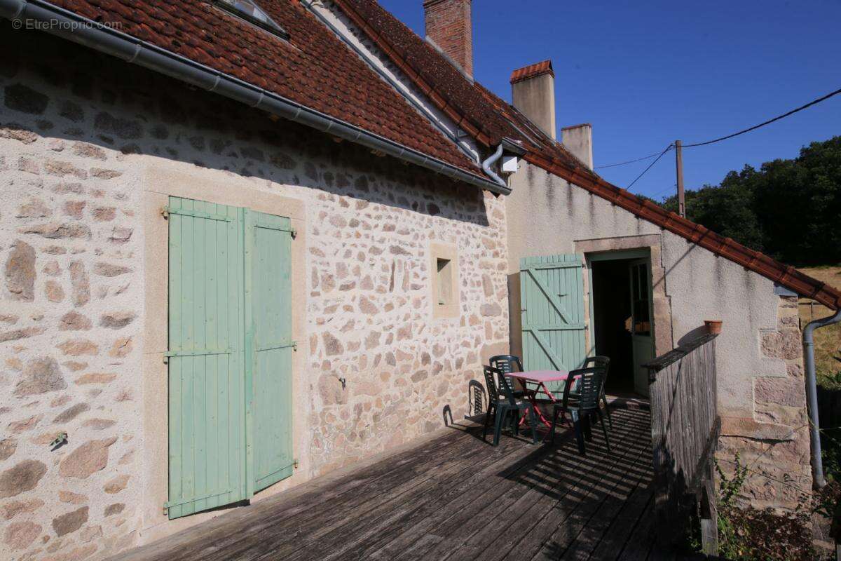 Demeure historique du 18ème avec dépendances dominant la vallée de l'Arroux - photo 5