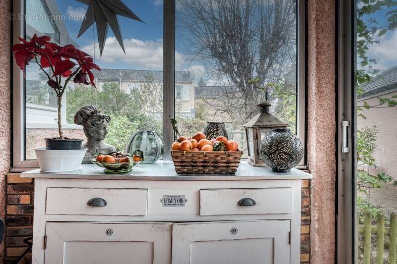 Maison à VOISINS-LE-BRETONNEUX