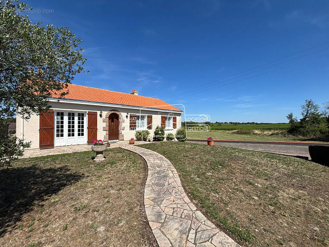 Maison à LA VARENNE