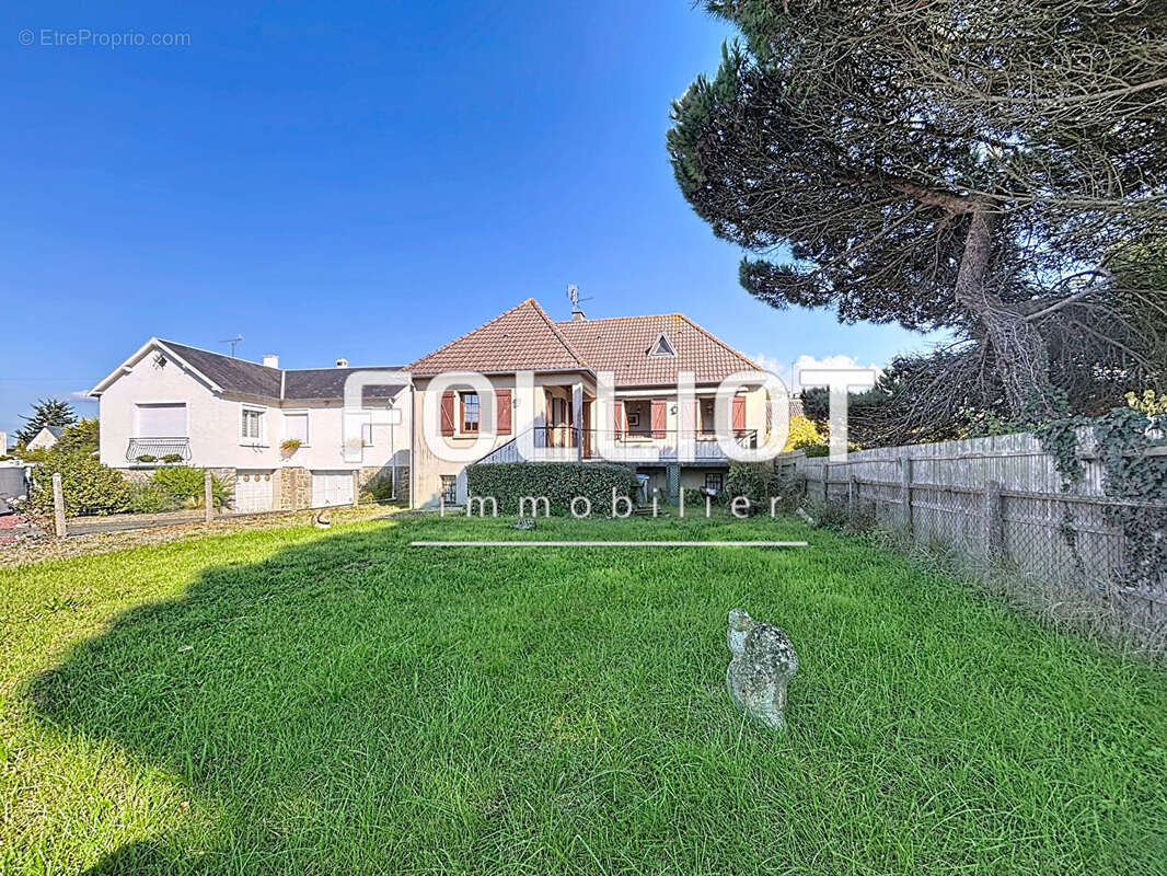 Maison à SAINT-PAIR-SUR-MER