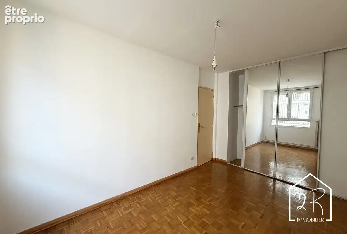 Appartement T5 84 m2 - Loggia et cave - photo 6