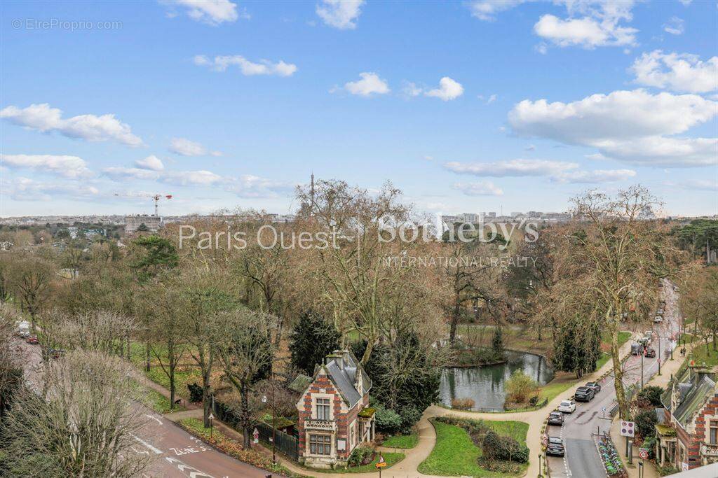 Appartement à NEUILLY-SUR-SEINE