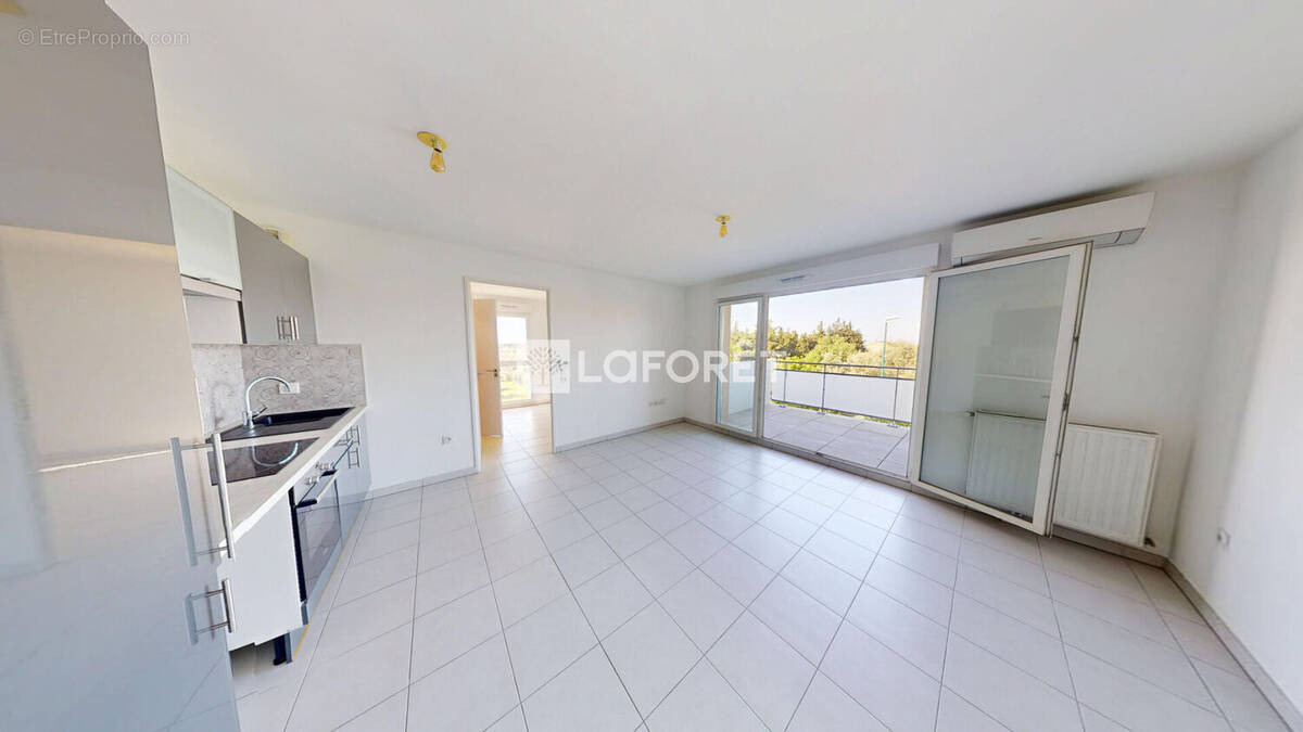 Appartement à LA FARE-LES-OLIVIERS