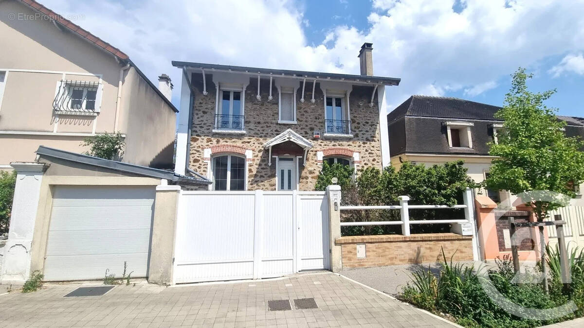 Maison à CHAMPIGNY-SUR-MARNE