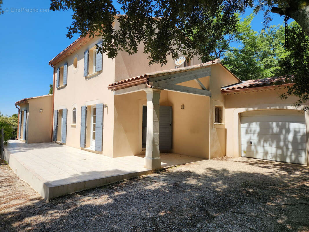 Maison à MERINDOL-LES-OLIVIERS