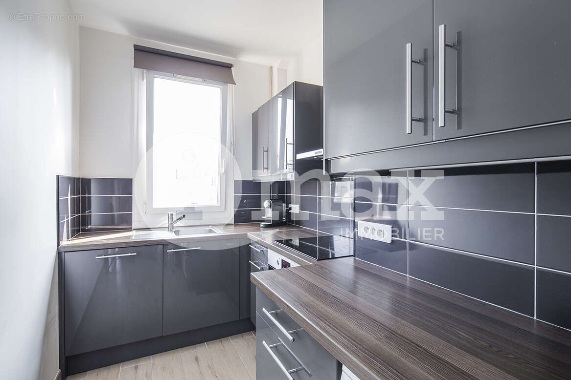 Appartement à COURBEVOIE