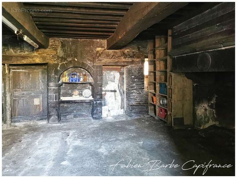 Maison à NEANT-SUR-YVEL