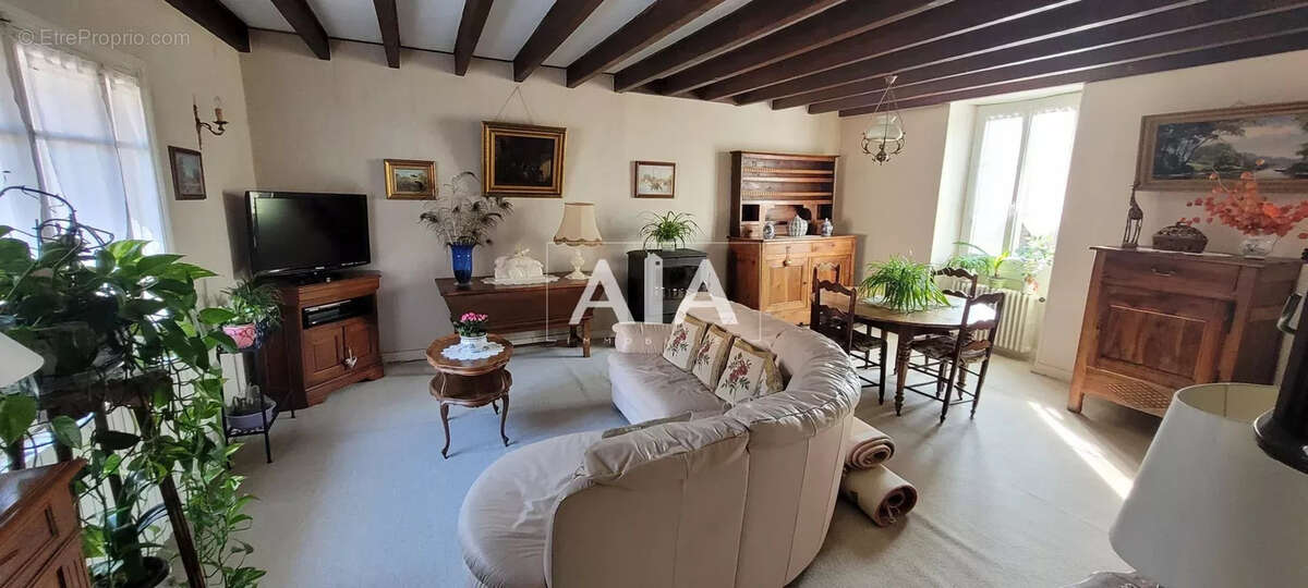 Maison à COULONGES