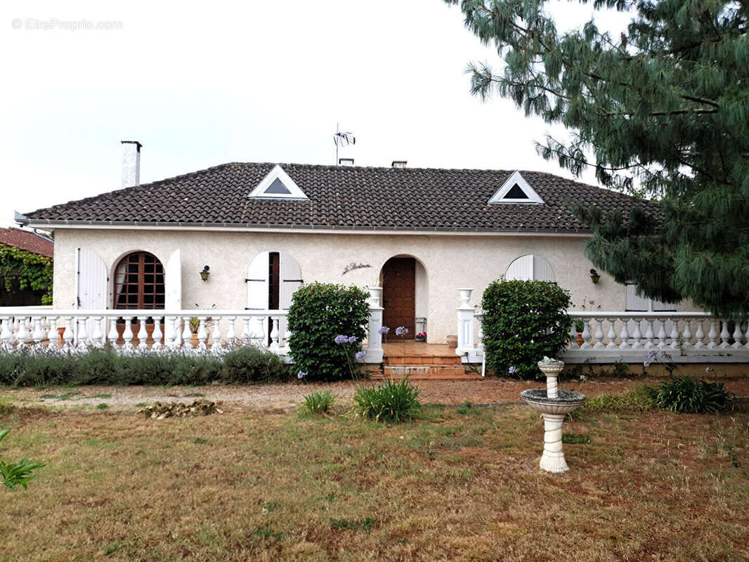 Maison à LAVERNOSE-LACASSE