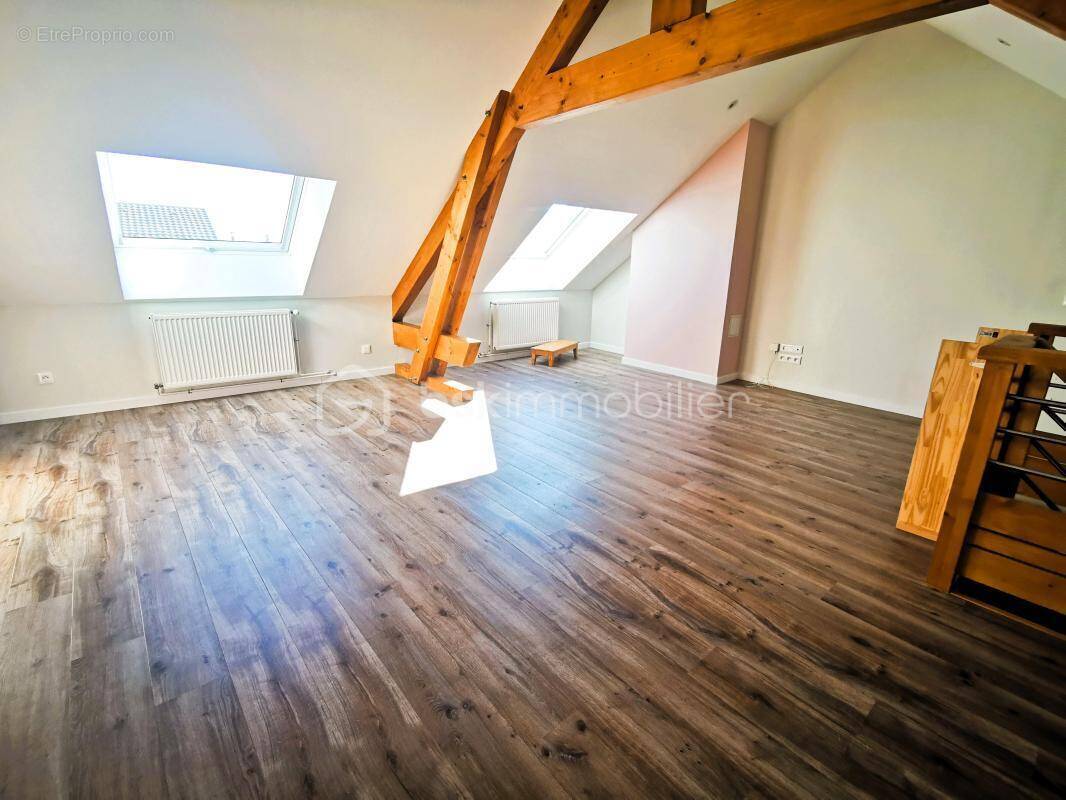 Maison à PIERRE-CHATEL