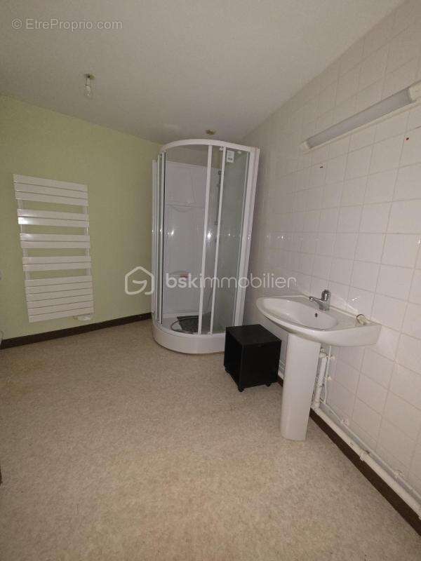 Opportunité exceptionnelle au cœur de Saint-Secondin – Immeuble mixte commerce & habitation - photo 23