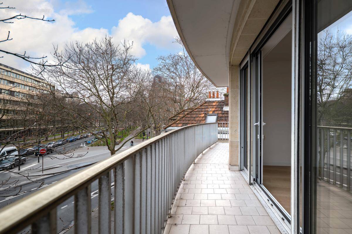 Appartement à PARIS-14E