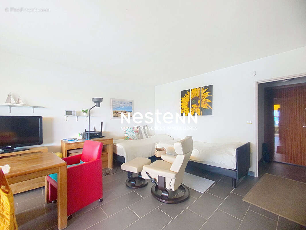 Golfe-juan - vue mer - studio 29m2 - terrasse - box ferme - port camille rayon. - photo 6