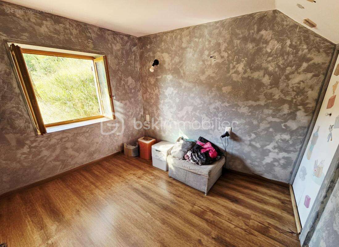 Maison de caractère de 108 m² avec terrain clos de 5 000 m² – Montaigut-le-Blanc - photo 10