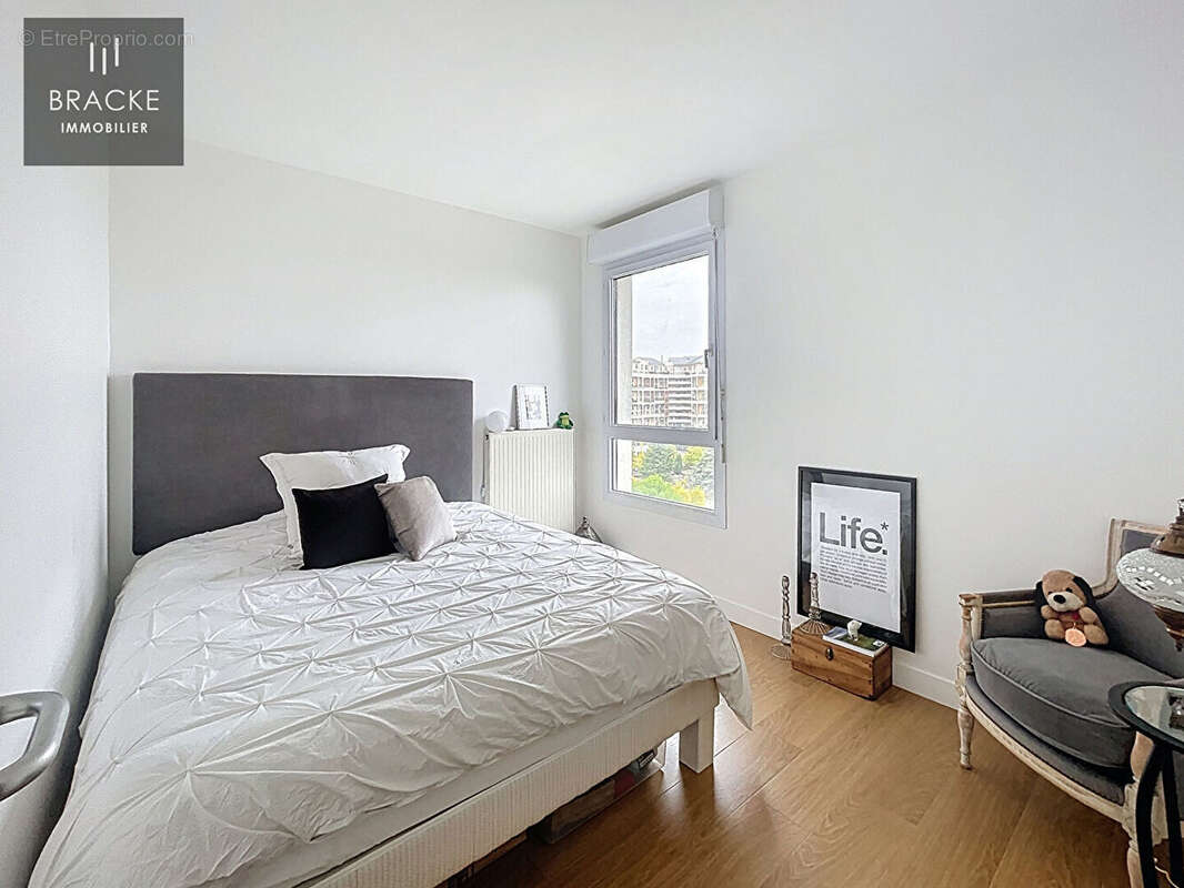 Appartement à COURBEVOIE