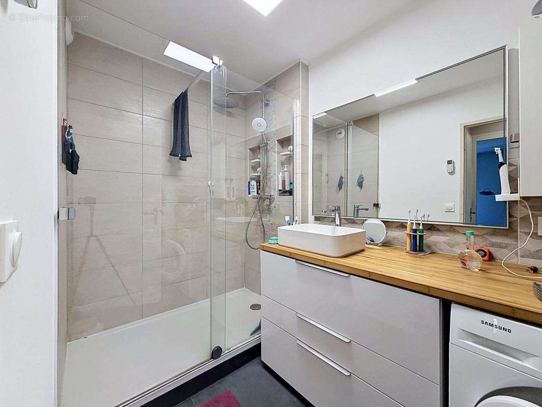 Appartement à VOISINS-LE-BRETONNEUX