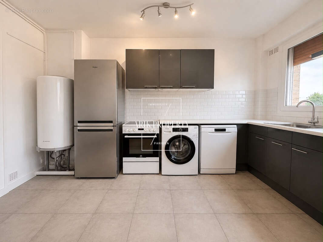 À vendre   Bel appartement 3 pièces de 65 m2 avec balcon, cave et parking - photo 3