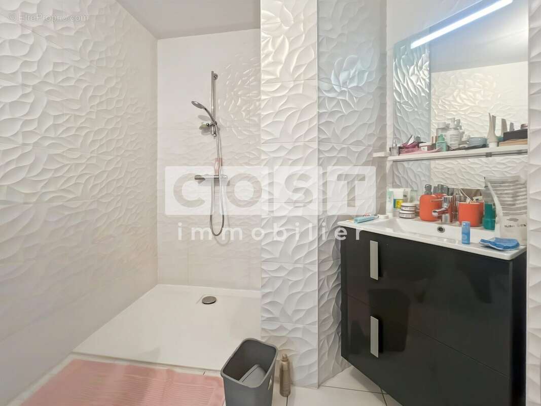 Appartement à BOIS-COLOMBES