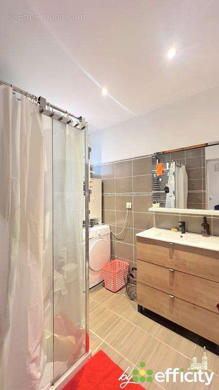 Appartement à MARSEILLE-4E