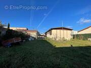   - Maison à VAULX-EN-VELIN