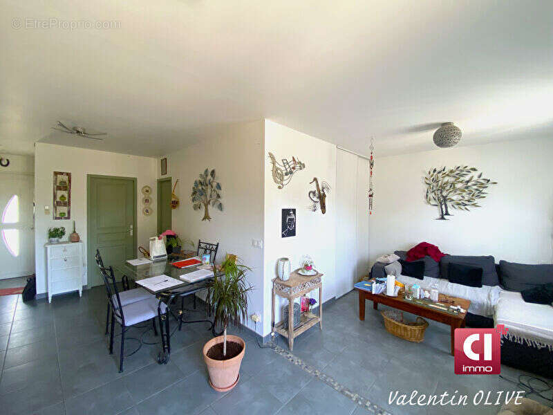 Appartement La Roquebrussanne type 2 pièces 44.4 m2 avec Terrasse - photo 5