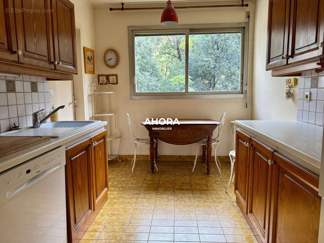 Appartement à MARSEILLE-9E