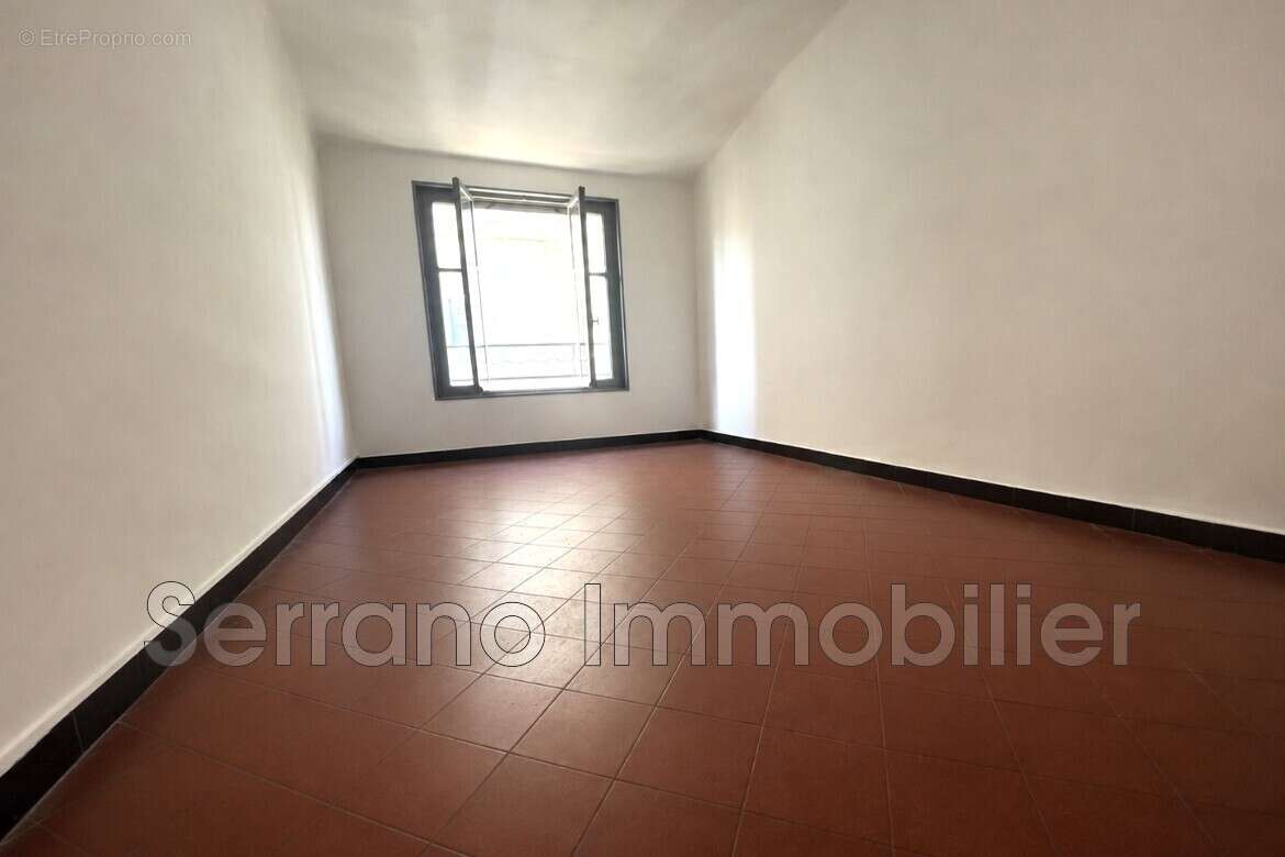 Appartement 74 m² à Beaucaire  - photo 4