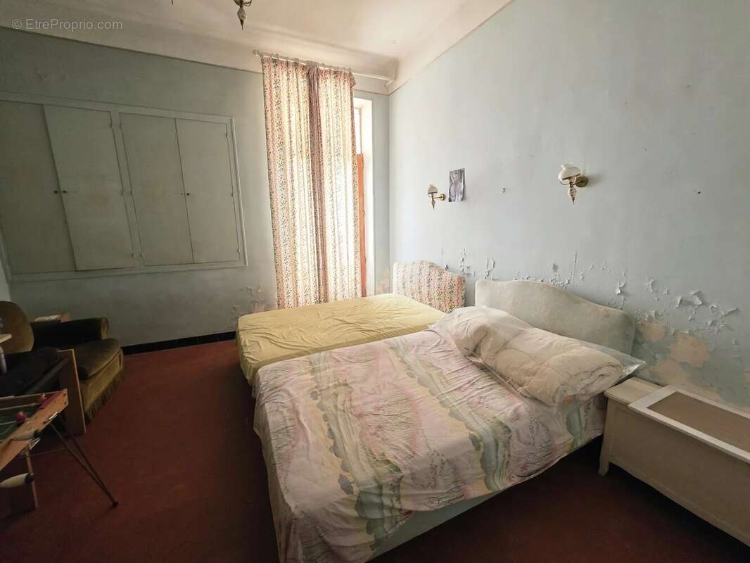 Appartement 265 m² à Nimes  - photo 4