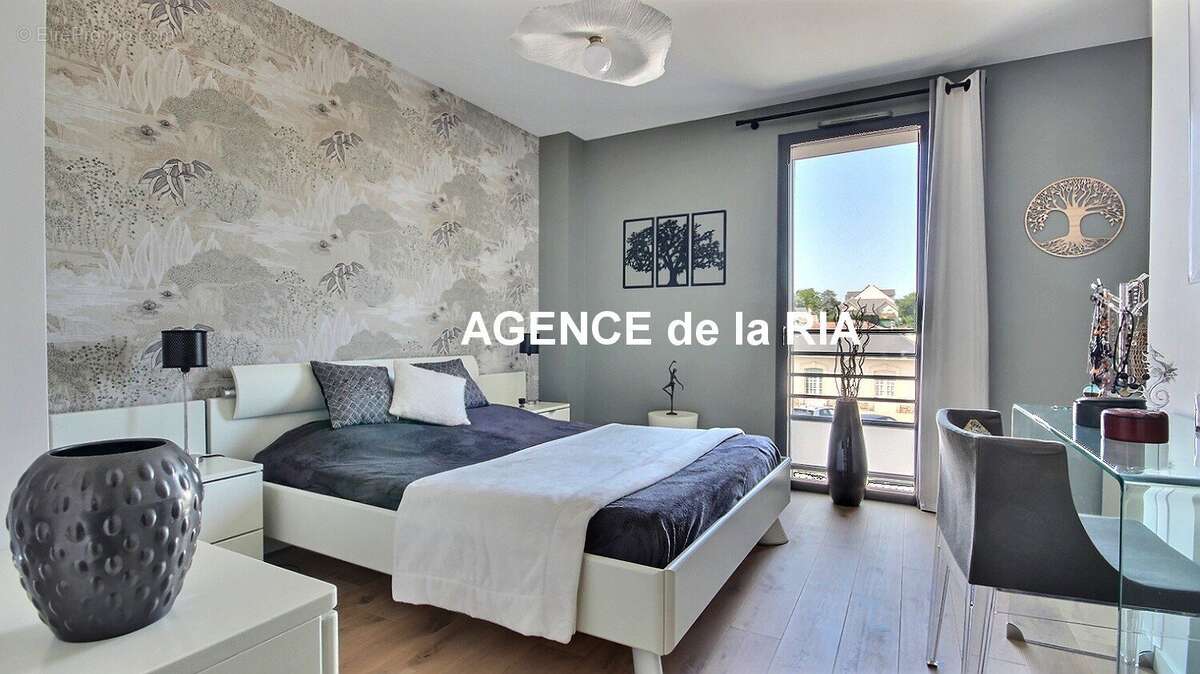 APPARTEMENT T3 - 2 chambres -  à deux pas du Port - photo 4