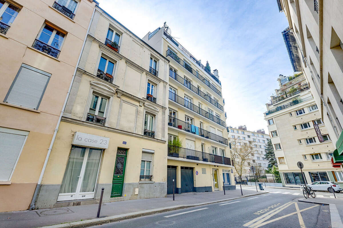 Appartement à PARIS-14E