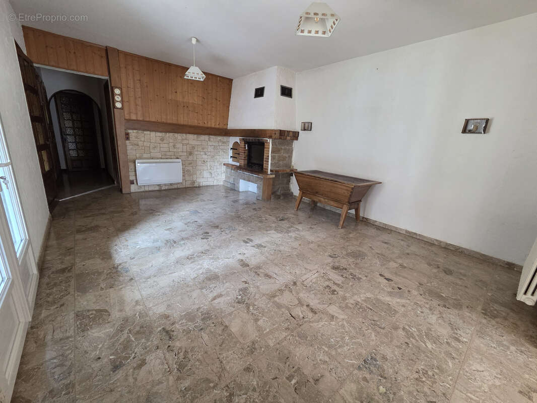 Maison à LA MOTTE-CHALANCON