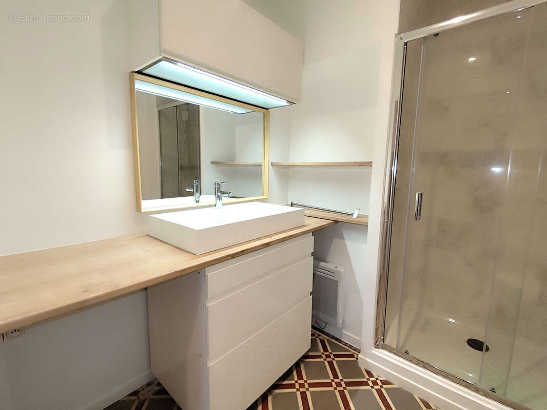 Appartement à CHAZEY-BONS