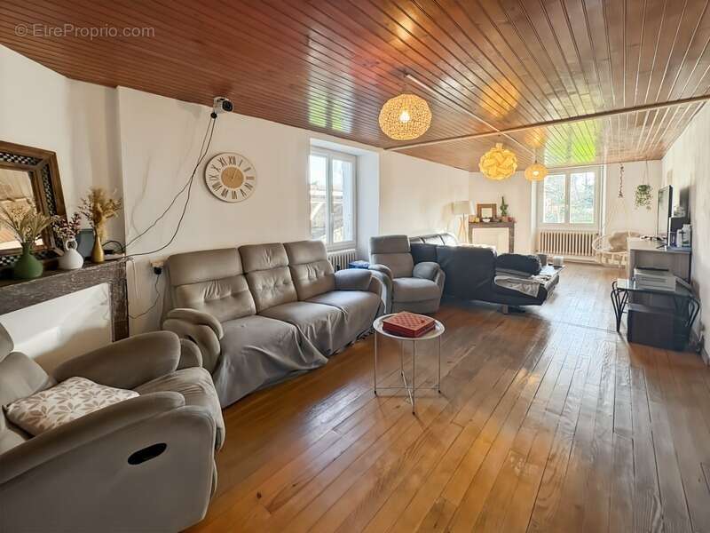 Maison à VIC-FEZENSAC
