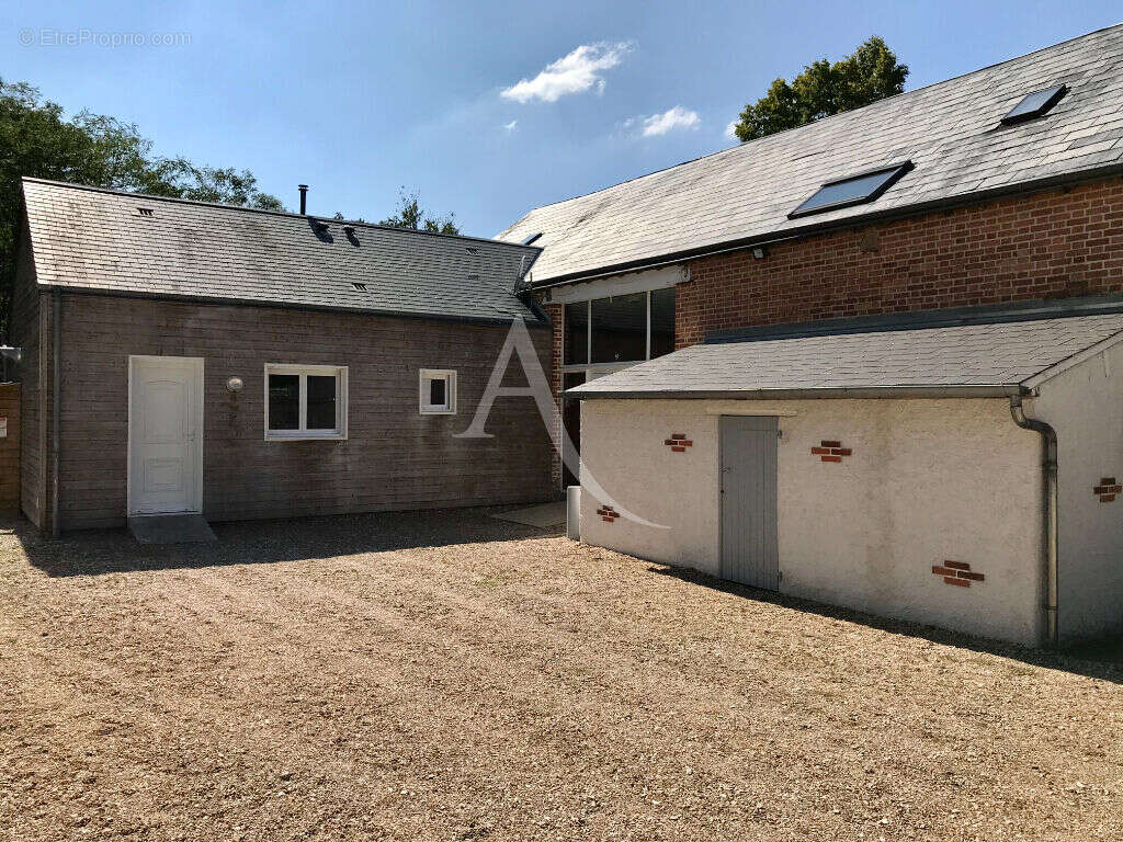 Maison à JOUY-LE-POTIER