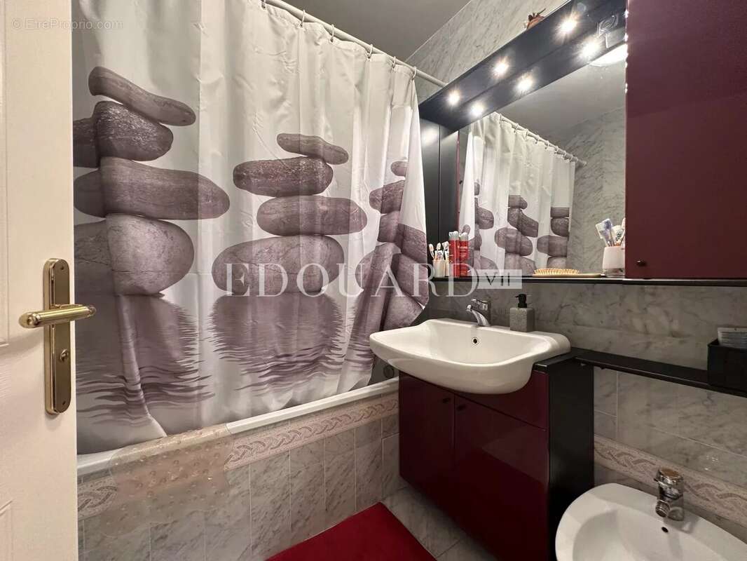 Appartement à ROQUEBRUNE-CAP-MARTIN