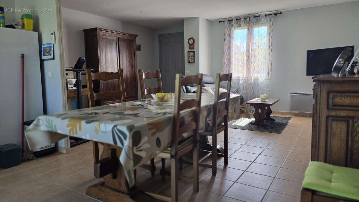 Maison 85 m² à Gemozac  - photo 9