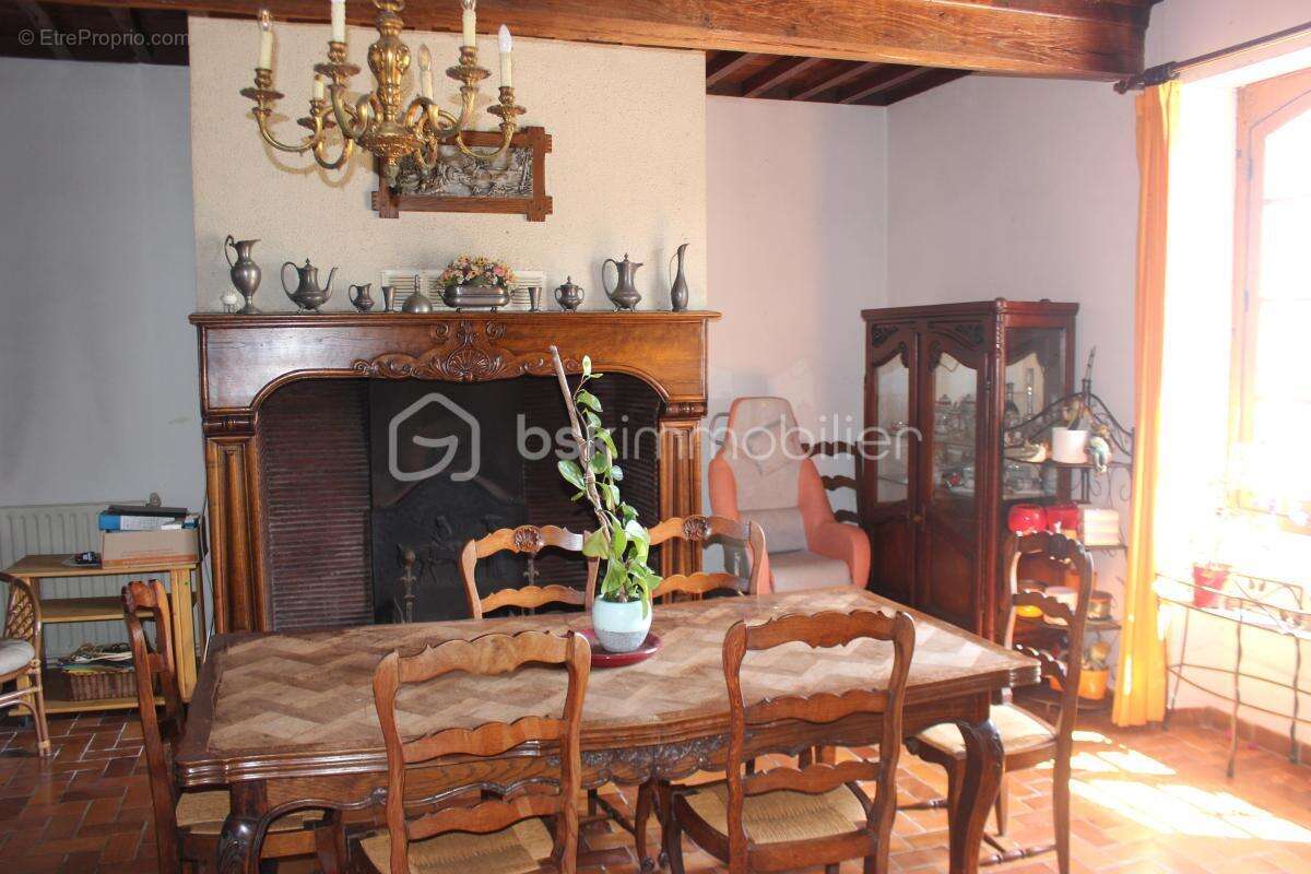 Authenticité et potentiel — Corps de ferme de 1797 sur 7 ha avec lac - photo 6