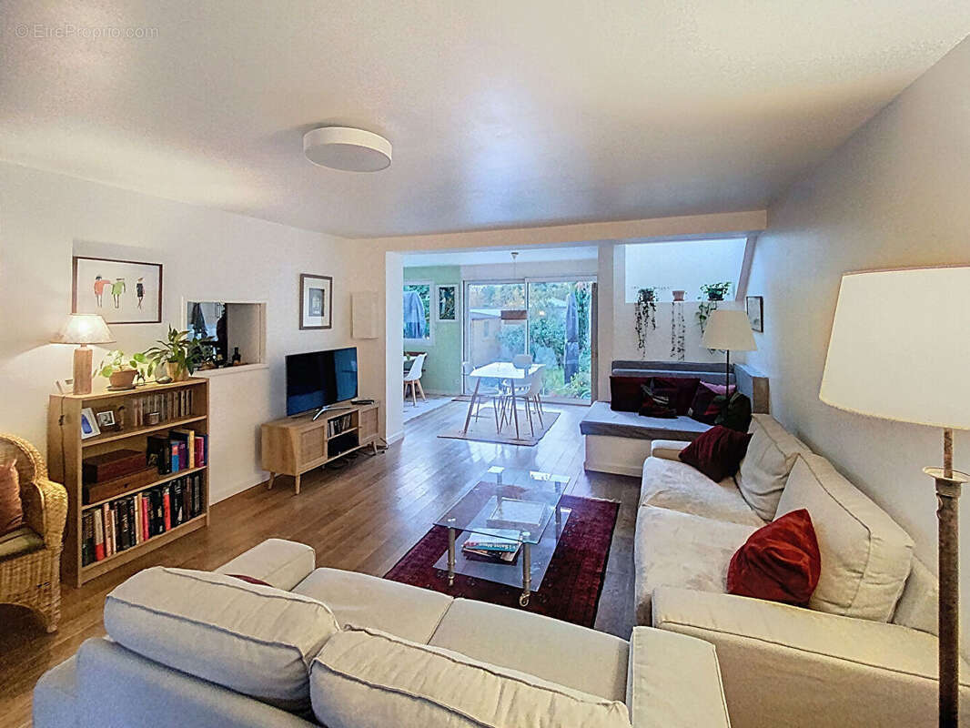 Maison à SAINT-MAUR-DES-FOSSES