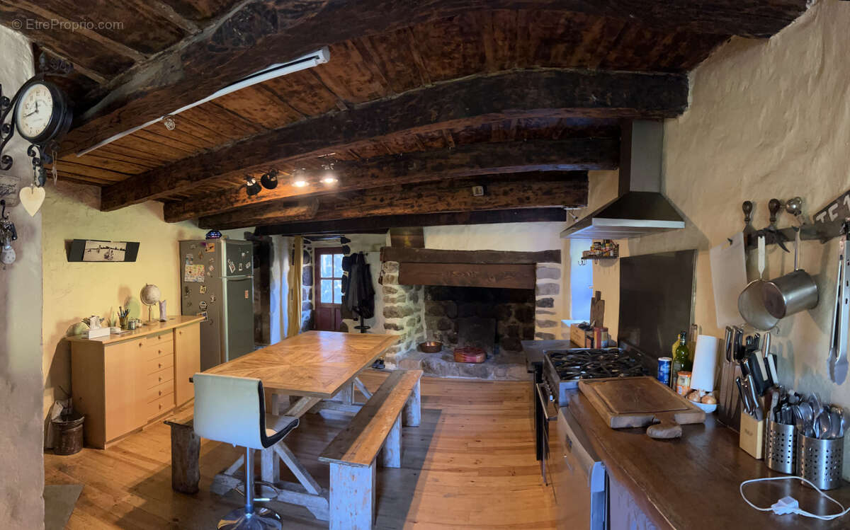 Maison à MONTPEZAT-SOUS-BAUZON