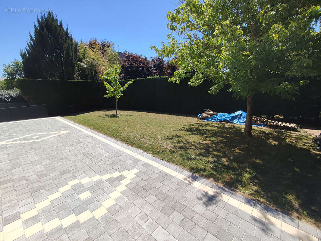 Maison à SAINT-JEAN-DE-BRAYE