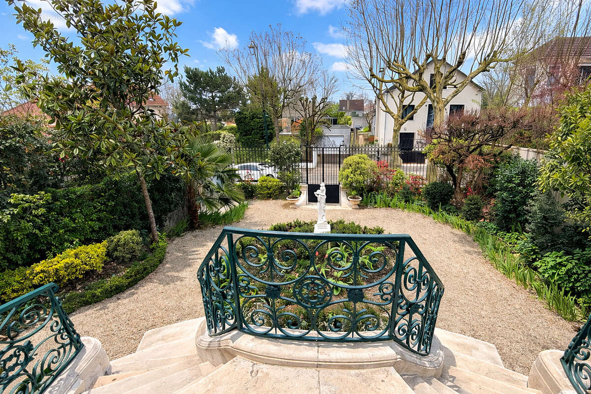 Maison à LE RAINCY