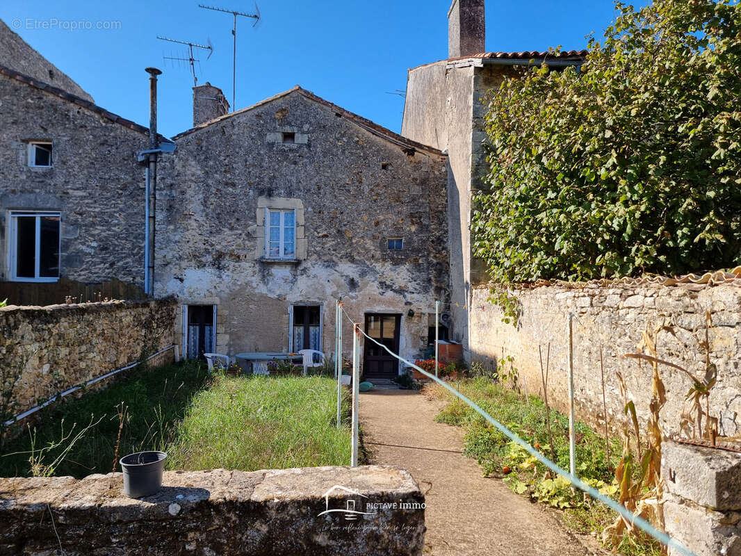 Maison centre bourg140 m2 terrain - photo 2