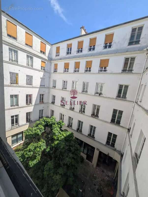 Appartement à PARIS-11E