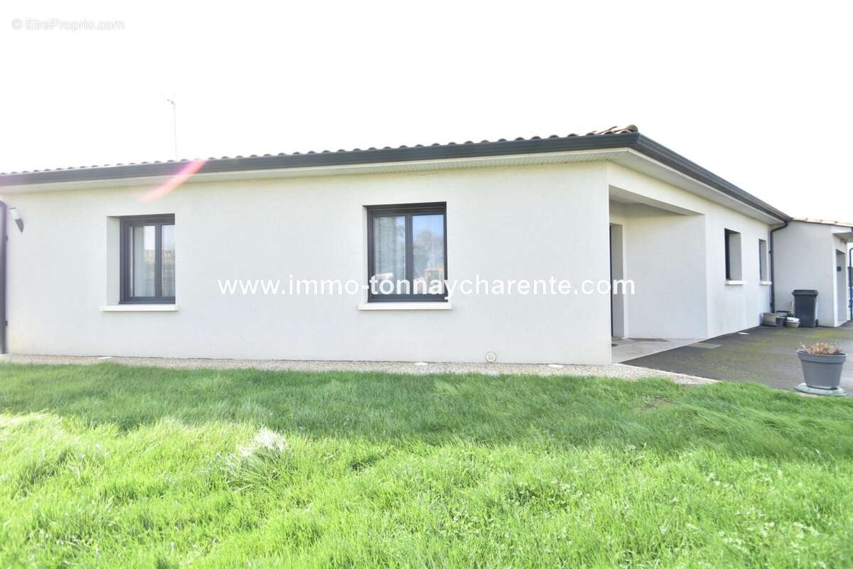 Maison à TONNAY-CHARENTE