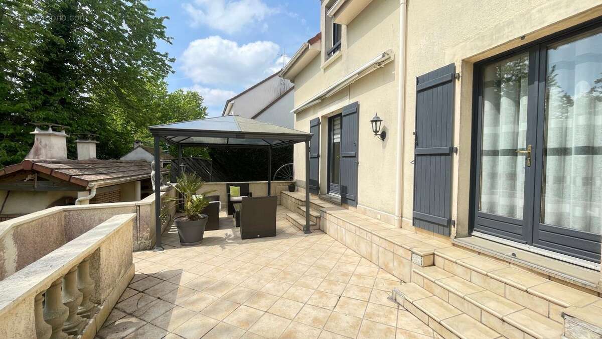 Maison à SAINT-JEAN-DE-BEAUREGARD